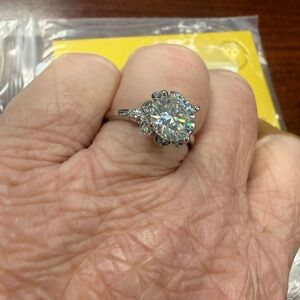 Flower design Moissanite Ring